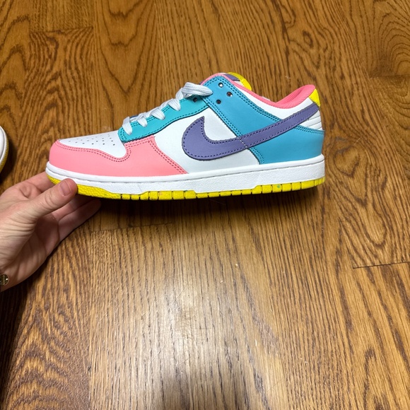 Nike Dunk Low Easter Pastel - Picture 3 of 5